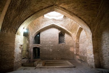 : Esfahan, Iran - 1 Mayıs 2018: Isfahan (Cuma Camii) Jameh Camii, en eski Camisi biri hala ayakta İran'ın