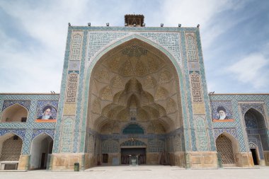: Esfahan, Iran - 1 Mayıs 2018: Isfahan (Cuma Camii) Jameh Camii, en eski Camisi biri hala ayakta İran'ın