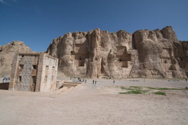 Darius Türbesi Nakş-Rustam, eski bir mezarlık içinde büyük Persepolis, Fars Eyaleti, İran'ın yaklaşık 12 km kuzeybatısında yer alan