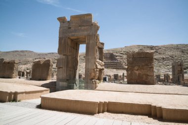 Persepolis eski Ahameniş Krallık başkentidir. Iran görme. Antik Pers. Mavi gökyüzü ve bulutlar arka plan