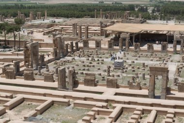 Persepolis, İran, 5 Mayıs 2018: Persepolis eski Achaemenid krallığının başkentidir. İran'ı görmek. Antik İran. Mavi gökyüzü ve bulutlar arka plan