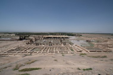 Persepolis, İran, 5 Mayıs 2018: Persepolis eski Achaemenid krallığının başkentidir. İran'ı görmek. Antik İran. Mavi gökyüzü ve bulutlar arka plan