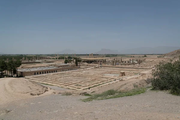 Persepolis, İran, 5 Mayıs 2018: Persepolis eski Achaemenid krallığının başkentidir. İran'ı görmek. Antik İran. Mavi gökyüzü ve bulutlar arka plan