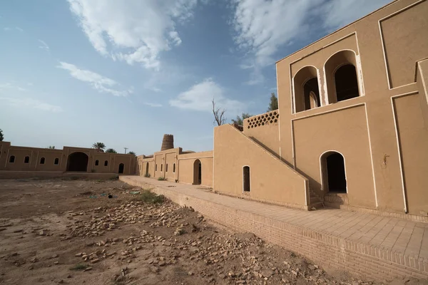 Kirman Eyaleti, Iran eski adobe kalede Rayen Castle (Arg-e Rayen Farsça) olduğunu.