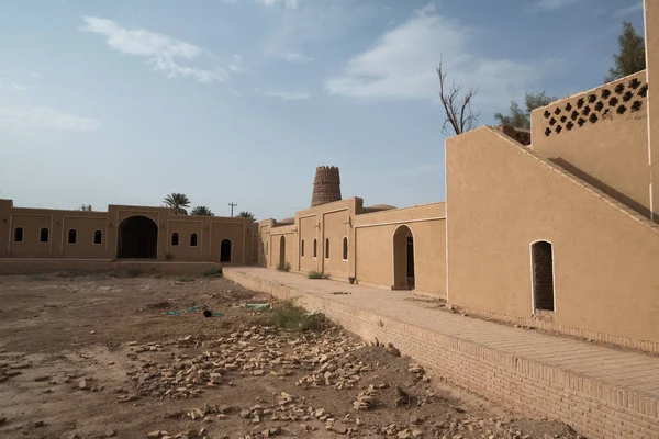 Kirman Eyaleti, Iran eski adobe kalede Rayen Castle (Arg-e Rayen Farsça) olduğunu.