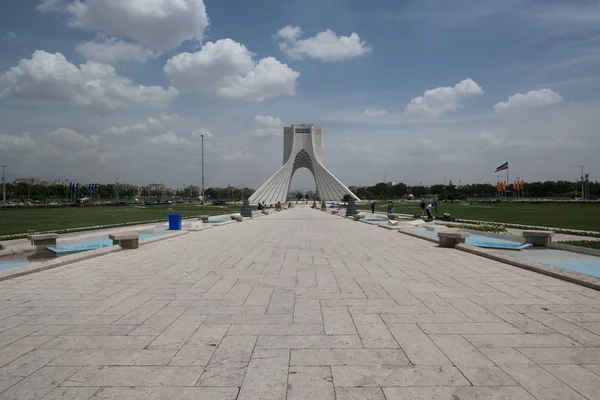 Teerão Irã Maio 2018 Torre Azadi Localizada Praça Azadi Cidade — Fotografia de Stock