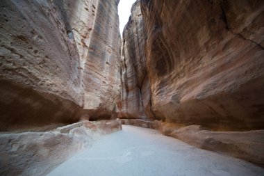 Güney İsrail'de Ölü deniz yakınında Qumran mağaraları