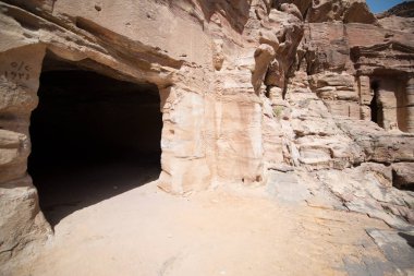 Güney İsrail'de Ölü deniz yakınında Qumran mağaraları