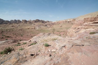 Güney İsrail'de Ölü deniz yakınında Qumran mağaraları