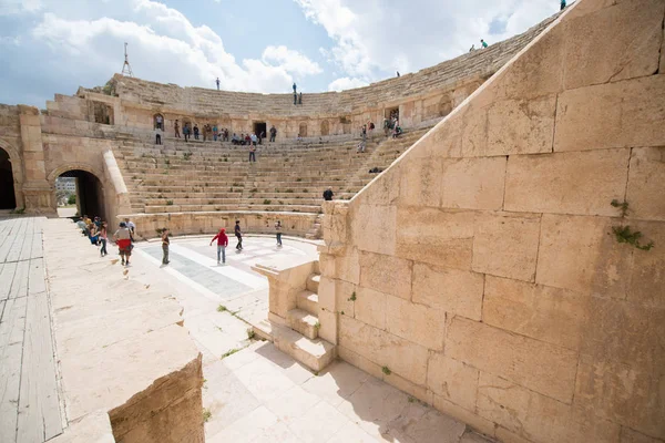 Izrael Cca Duben 2014 Turisté Římské Divadle Bejt Shean Izraeli — Stock fotografie