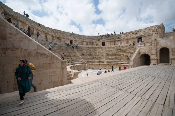 Izrael Cca Duben 2014 Turisté Římské Divadle Bejt Shean Izraeli — Stock fotografie