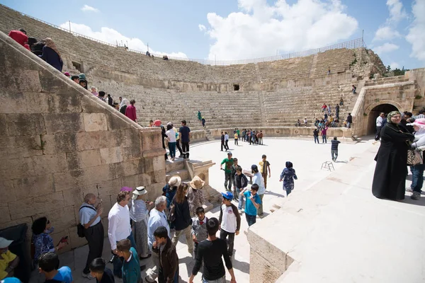 Izrael Cca Duben 2014 Turisté Římské Divadle Bejt Shean Izraeli — Stock fotografie