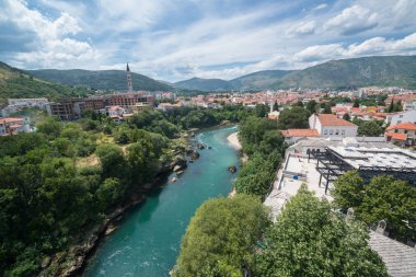 Saraybosna, Bosna-Hersek, yaklaşık Temmuz 2016: Yaz sezonunda Saraybosna Cityscape