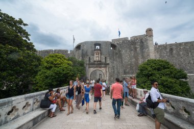 Dubrovnik, Hırvatistan, Çerkez eylül 2016: Dubrovnik surlarından eski kent manzarası
