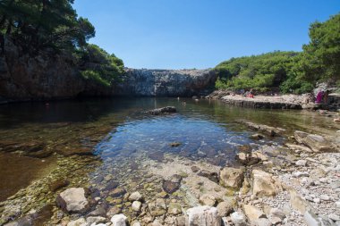 Dubrovnik, Hırvatistan, yaklaşık Temmuz 2016: Hırvatistan'ın Lokrum Adası'nda Ölü Deniz 
