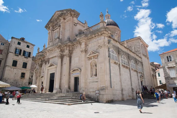 Dubrovnik, Hırvatistan - yaklaşık Temmuz 2016: Dubrovnik'teki eski şehir sokakları, Unesco Dünya Mirası alanı