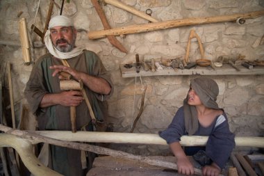Nazareth, Israil-11 Nisan 2014: Insanlar Nasıralı köyünde ISA zaman tarihsel kıyafetler giymiş