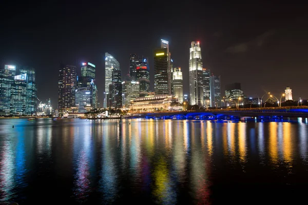 Σιγκαπούρη Γύρω Στις 2015 Ιανουαρίου Τοπίο Της Σιγκαπούρης Νύχτα Αντανακλά — Φωτογραφία Αρχείου