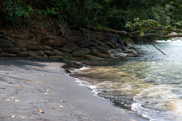 Hermosa Playa Isla Tropical Con Agua Esmeralda Tailandia Concepto Vacaciones — Foto de Stock