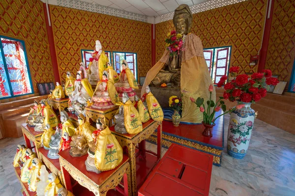 2016年2月頃 タイの仏教寺院の人々 — ストック写真