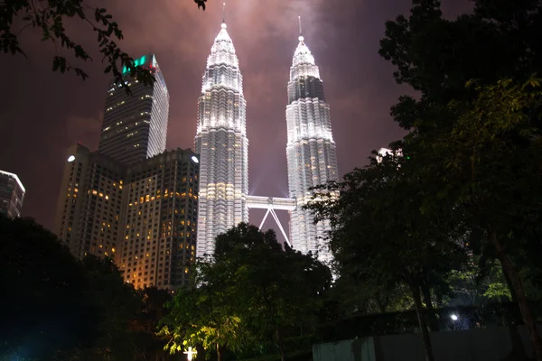 Kuala Lumpur Maleisië Circa Januari 2015 Petronas Twin Towers Nachts — Stockfoto