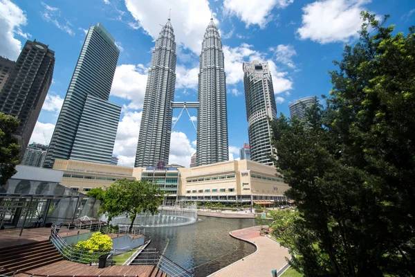 Kuala Lumpur Malezya Ekim 2015 Petronas Towers Petronas Towers Menara — Stok fotoğraf