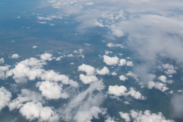 Λευκά Σύννεφα Που Προβάλλονται Από Αεροπλάνο — Φωτογραφία Αρχείου