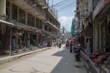 Katmandu, Nepal-Mayıs 11, 2017: Nepal başkenti Thamel sokak, Kathmandu