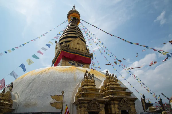 Swayambhunath Stupa sırasında gündüz Kathmandu, Nepal
