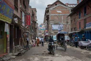 Katmandu, Nepal-Mayıs 11, 2017: Nepal başkenti Thamel sokak, Kathmandu 