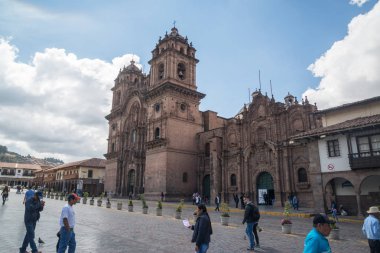 Cusco, Peru-Eylül 2017 yaklaşık: Plaza de Armas, Cusco, Peru, Güney Amerika 'daki katedral Kilisesi 