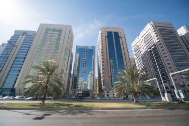 Abu Dabi - 16 Haziran 2014 - 16 Haziran 2014'te Abu Dabi'de Shining Towers binası