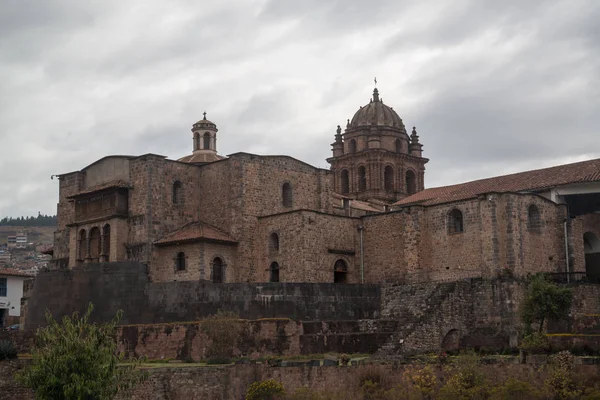 Cusco, Peru-Eylül 2017 yaklaşık: Plaza de Armas, Cusco, Peru, Güney Amerika 'daki katedral Kilisesi 