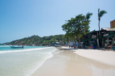 Koh Samui, Tayland-Şubat 2016 yaklaşık: Koh Samui Tayland lipanoi plajda turistler