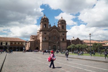 Cusco, Peru-Eylül 2017 yaklaşık: Plaza de Armas, Cusco, Peru, Güney Amerika 'daki katedral Kilisesi 