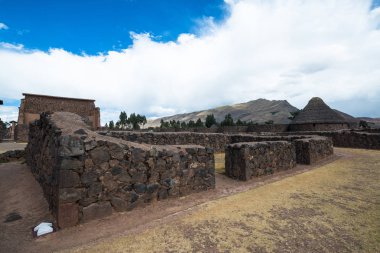 Cusco, Peru yakınlarındaki Raqch'i, Raqchi veya Wiracocha Tapınağı harabeleri. Güney Amerika