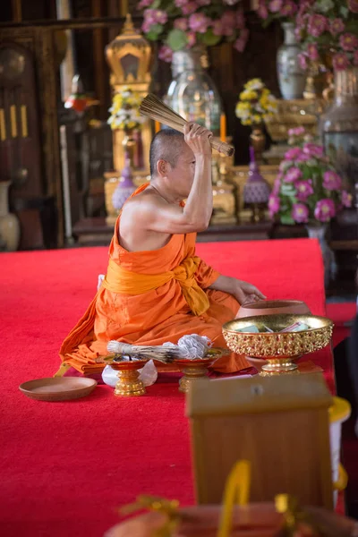 Thaiföld Circa Február 2016 Emberek Egy Buddhista Templomban Thaiföldön — Stock Fotó