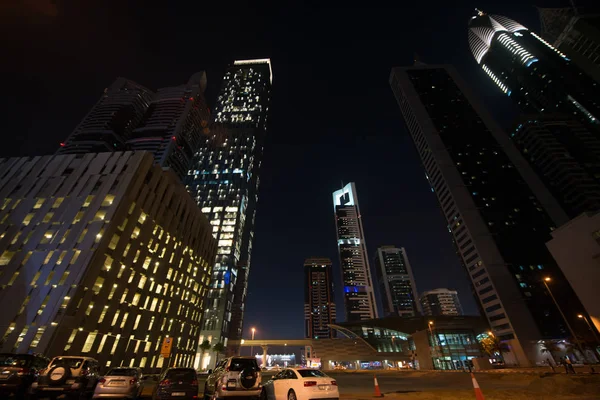 Abu Dhabi Junio 2014 Escena Nocturna Centro Dubái Con Edificios —  Fotos de Stock