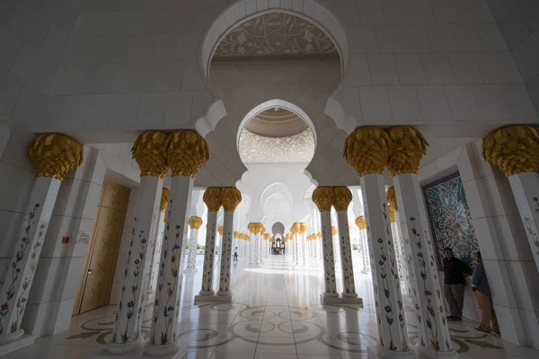 Abu Zabi Zjednoczone Emiraty Arabskie Czerwca 2014 Wielki Meczet Szejka — Zdjęcie stockowe