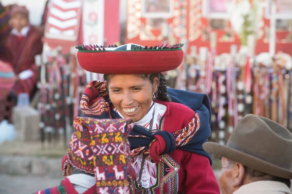 Чинчеро Перу Близько 2017 Вересня Люди Chinchero Перу Одягнені Традиційному — стокове фото