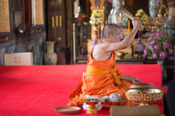 Thaiföld Circa Február 2016 Emberek Egy Buddhista Templomban Thaiföldön — Stock Fotó