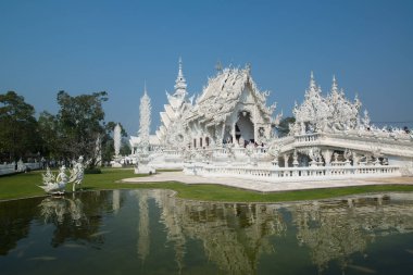 Chiang Rai Eyaleti, Tayland Circa Şubat 2016: ünlü Wat Rong Khun, Chiang Rai eyaletinde Beyaz Tapınak olarak bilinen