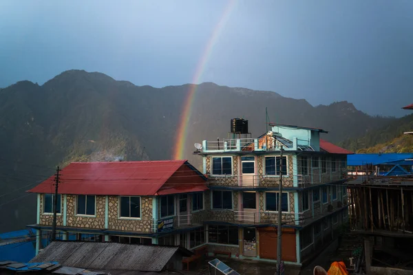 Ghorepani Nepal Приблизно 2017 Rainbow Ghorepani Village Rain Annapurna Sanctuary — стокове фото