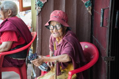 Katmandu, Nepal, Mayıs 11, 2017: Nepal başkenti Thamel sokak, Kathmandu