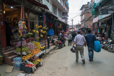 Katmandu, Nepal, Mayıs 11, 2017: Nepal başkenti Thamel sokak, Kathmandu
