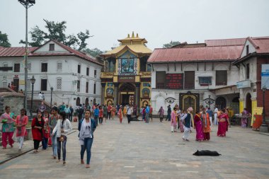 Katmandu, Nepal, Mayıs 11, 2017: Nepal başkenti Thamel sokak, Kathmandu