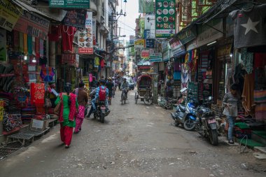 Katmandu, Nepal, Mayıs 11, 2017: Nepal başkenti Thamel sokak, Kathmandu