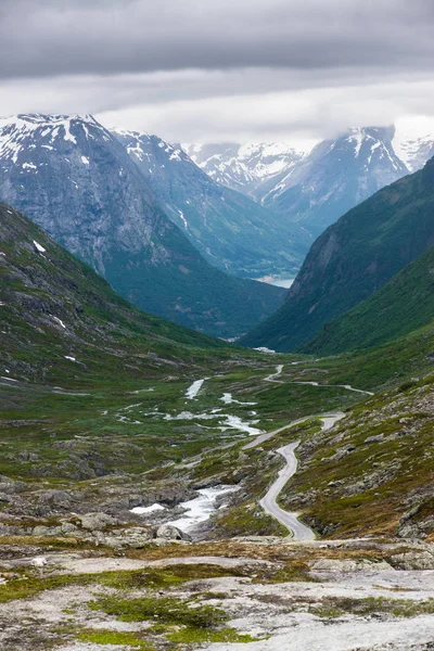 挪威美丽的风景 挪威县道沿线的斯特林内夫杰莱特 — 图库照片