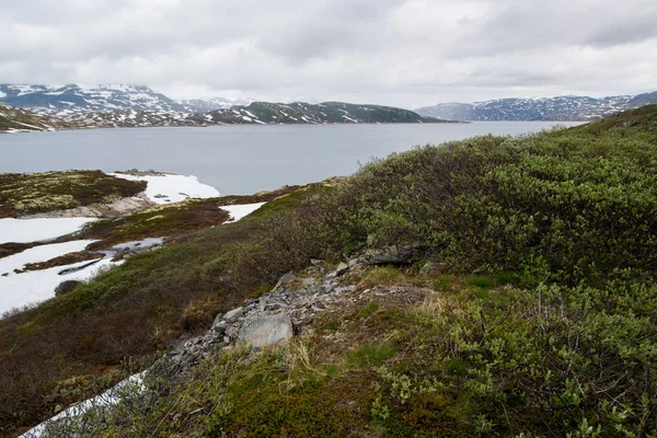 Estrada Montanha Junto Rio Gaular Noruega — Fotografia de Stock