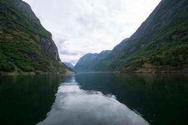 fjord, Norveç doğru Gudvangen köyden görüntülemek